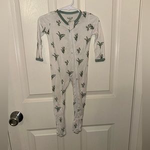 Eucalyptus Kyte baby footie